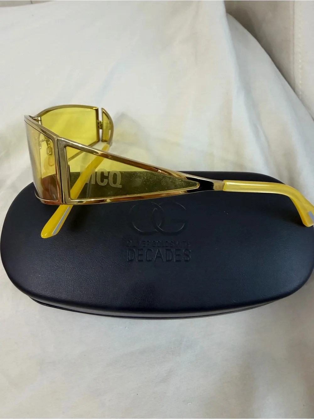 Mcq yellow shield sunglasses